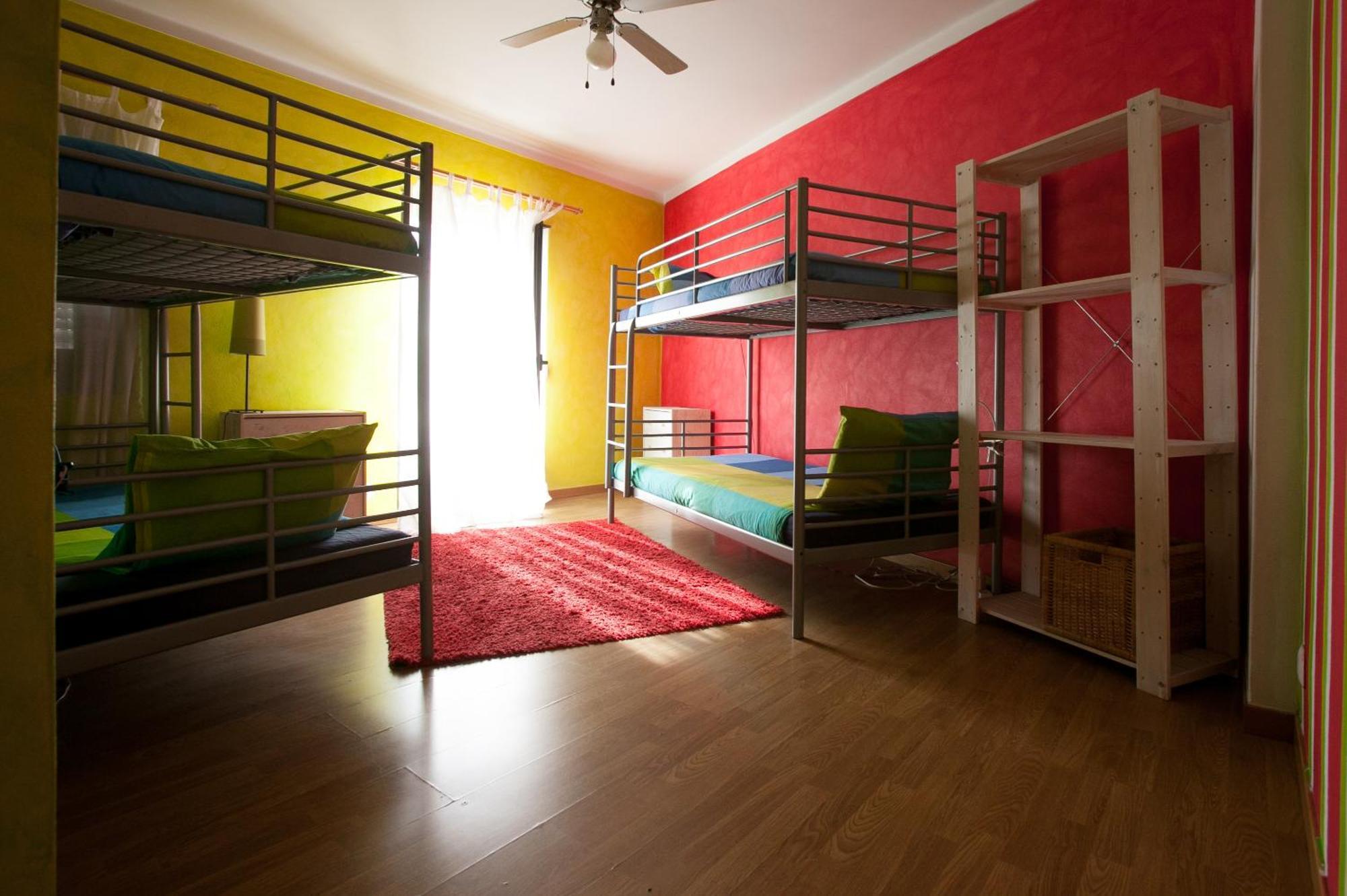 Ericeira Surf Camp Hostel Bilik gambar