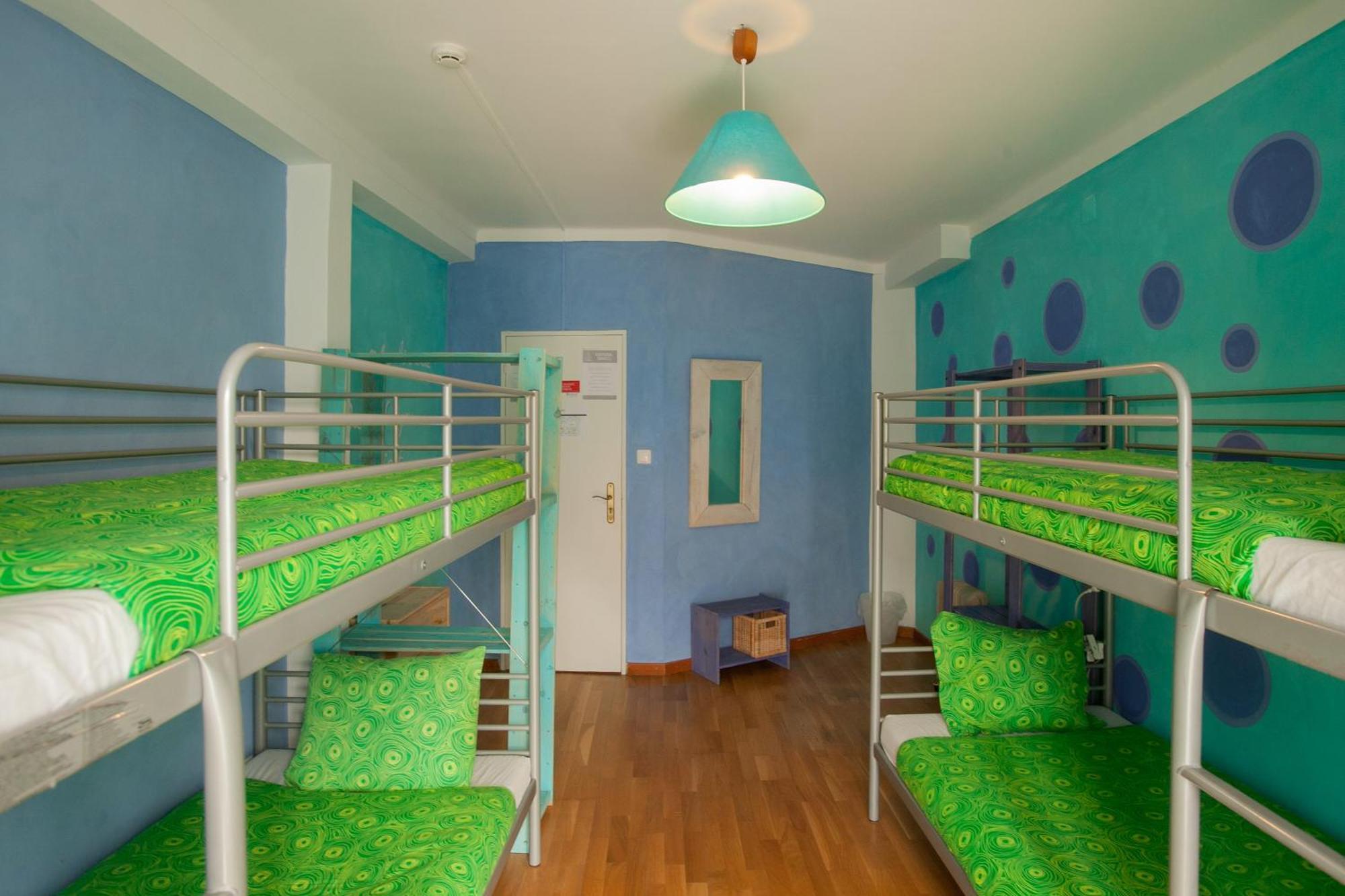 Ericeira Surf Camp Hostel Bilik gambar