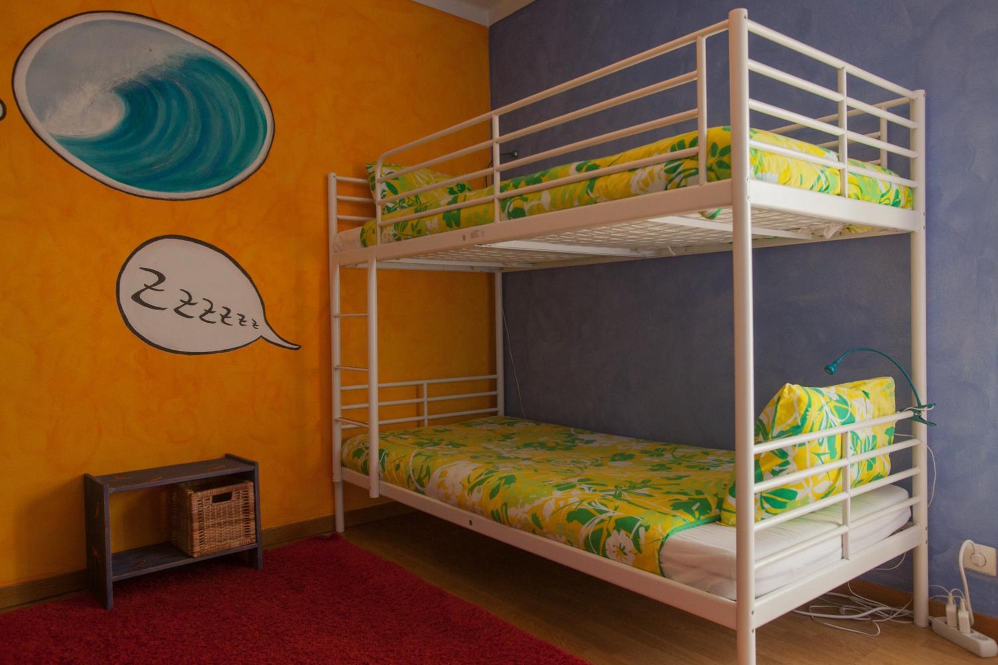 Ericeira Surf Camp Hostel Bilik gambar